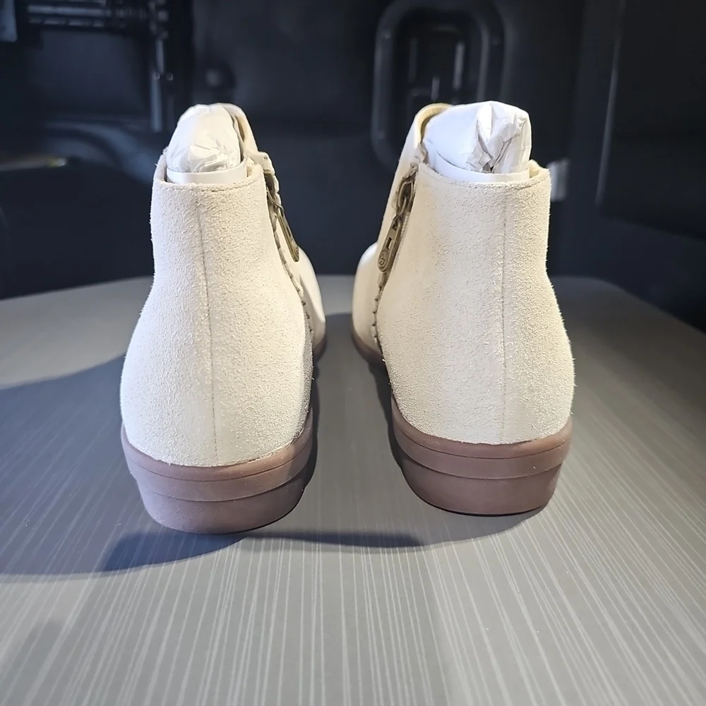 Spenco Manor Revitalign‎ Orthotic Cream Suede Ankle Boot Women's 12B New In Box